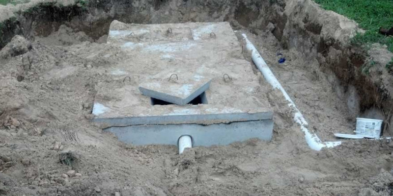 Septic Maintenance in Pine Hills, Florida